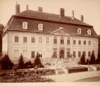 Schloss im Park Branitz, Hauptfront<br>Foto: Carl Metzner, um 1890<br>Slg.-Nr.: VIII-160 P-M